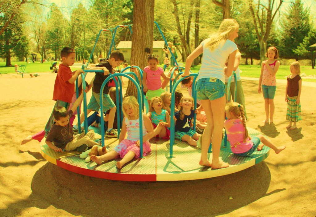 Playing_children on merry-go-round